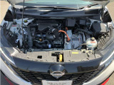 とっても綺麗なエンジンルームです♪お買い上げの際は日産整備士がメンテナンス整備を実施してお渡し致します☆