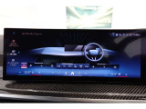 クルマの頭脳ともいえる、管理システム、iDrive。ナビだけではなく、オーディオ操作や車両情報の表示などをコントロールできます。便利さと安全性の向上にも繋がっています。