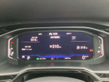デジタルメータークラスター''Digital Cockpit''により視点移動が少なく疲労を軽減できます。