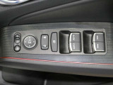 運転席のスイッチ類です。