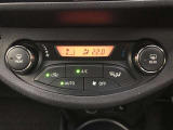 ★オートエアコン★お好みの温度に設定すれば、自動でその温度に調整してくれ、温度を維持してくれます。快適なドライブをするための重要な条件です。