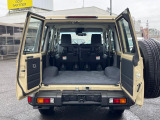 後席を格納すると、これだけの広さが!シーンに合わせたシートアレンジで、大きな荷物も積むことが出来ます♪