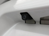 バックの苦手な初心者や女性にうれしいバックモニター 運転席の死角になる真後ろが確認できます。 (^^♪