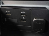 【USB接続】USB接続も可能です。スマートフォンと連動して音楽も再生可能です。