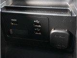 【USB接続】USB接続も可能です。スマートフォンと連動して音楽も再生可能です。
