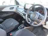 視界がよく運転性のよいフロントヒーターシート