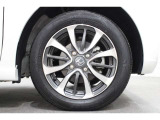 純正のアルミホイールが足元を飾ります!タイヤサイズは 155/65R14 になります。