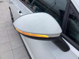 サイドアシスト装備車 ミラー内のLEDにより死角による事故を軽減いたします。