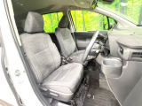 運転席シート廻りは使用感も少なく、良好な状態となっています。丁寧に使われていたことがよくわかりますね。