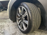 タイヤサイズは225/40R18です