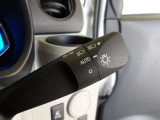 オートライト機能装備です!車外の明るさに応じて、自動的にライトの点灯・消灯をしてくれます♪