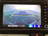 バックでの車庫入れも安心です! リアカメラが付いているバックモニター付のナビを装備しております。操作線もついており距離感も画面から確認できます。