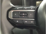 運転中目線を変えずにオーディオの操作ができるステアリングスイッチです