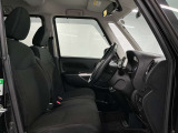【運転席】シート周りは使用感も少なく、良好な状態となります。丁寧につかわれていたことがよくわかります。