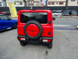 新車黒からフェラーリレッドブラックツートンNEWペイント登録済み未使用車お早めにお好きなパーツメーカでリフトUP&ボディカスタムお得に可能です是非ご相談ください