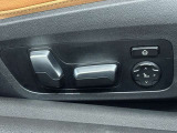 フロント電動シート操作スイッチ