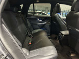メルセデス・ベンツの定める厳しい基準をクリアしたお車のみをご案内させて頂きます。納車前整備はメーカー規定に基づき当店3Fの指定工場で入念に行なわれます。熟練のメカニックがお客様のお車を整備致します。