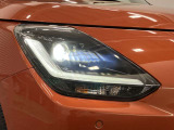【LEDヘッドランプ】明るいライトが夜間の安全運転をサポートします。消費電力も少なく長寿命です。