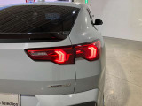 リアランプ 立体的な造形としてBMWらしい個性的なリアビューを明確化しました。