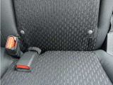 ◆ISOFIX◆シートベルトいらずでチャイルドシートと固定金具を連結するだけでがっちり固定できます。