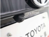 バックモニター付なので後退時に後方が見えるので安心。 車は構造上、死角がたくさんなので万が一を考えると必須ですね。 あくまで補助の為の装備、バックは目視で確認する事が重要ですよ。