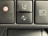 【PCS:プリクラッシュセーフティ】システムが前方の車・障害物に衝突すると判断した場合、自動でブレーキを作動させ、衝突した時の被害を軽減します。