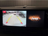 Jeep純正のモニターが標準装備されておりバックカメラも御座います。