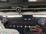 ★オ-トエアコン★温度設定だけで車がいつも快適に自動調整します♪風量や吹き出し口も自動で行われます。もちろんお好みの設定にも調整可能です♪