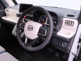 運転席まわりは、各種スイッチ類が使いやすく配置され、操作性にも配慮されたデザインです。必要な操作がしやすく、毎日の通勤やお買い物など、快適なドライブをサポートします♪