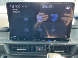 屋上展示場に常に50台以上の車両をご用意!お気に入りの1台が見つかるかも!?