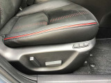 運転席10Wayパワーシート&ドライビングポジションメモリー機能(シート位置・アクティブドライビングディスプレイ・ドアミラー角度)