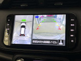 アラウンドビューモニターで車を上空から見下ろしているような映像を映し出します。周囲の状況がひと目でわかります!