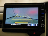 バックカメラ搭載です!車庫入れが苦手な人はもちろん、車両感覚に自信がある人にもお勧めです!見えない箇所が見えるようになるので、低い障害物や隠れてしまっている子供の存在等にも気付く事が出来ます。