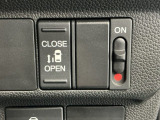 狭い所でも乗り降り楽々な両側スライド仕様の片側電動スライドドアです!簡単にドアの開閉が出来る為女性やお年寄りにも優しく、荷物で手が塞がった時なども大変便利です!