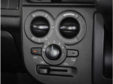 【マニュアルエアコン】シンプル・簡単操作のマニュアルエアコンです。納車時に点検・整備して納車いたします。
