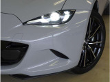 【LEDヘッドライト】省電力で長寿命の明るく運転しやすいLEDヘッドランプです。明るく照らすので暗い夜道からお客様を守ってくれます。お近くの広島マツダまでお越しください。