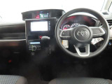 ぜひ展示車の運転席に座ってみてください。