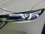 【LEDヘッドライト】悪天候や夜間走行時も良好な視界を確保し安心して運転できる高輝度LEDヘッドライトを装備!点灯速度が早く、消費電力も抑えられています。