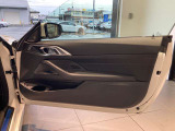 BMWの剛性感ならではの、重厚感あるドアの開閉音をぜひご体感ください。