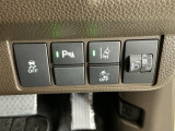 路外逸脱抑制機能は車が車線からはみ出しそうなときに車線内に戻すようにドライバーへお知らせします