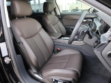 Audi車はどの車種も全てレザーハンドルです。そこにはAudiのこだわりがあり質感の高いレザーでしっかりと手に馴染み、高級感を演出します。