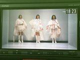テレビ番組を画面で視聴できる装備を備えています。停車中の休憩時間などに映像を楽しめるため、待ち時間も快適に過ごしたい方にうれしいポイントです。視聴は停車時にお楽しみください。