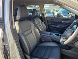 体にフィットし運転する楽しさを感じられるシートです