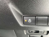 【ステアリングヒーター】車のステアリング(ハンドル)のグリップ部分を内蔵ヒーターで温める機能です。冬場の冷え切ったハンドルを素早く温め、快適なドライブをサポートします!