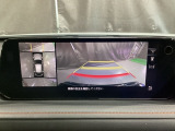 360度モニターは、4つのカメラによる前後左右・俯瞰映像でドライバーからは見えない領域の危険認知をサポート!全周囲の死角を減らし、狭い駐車場や幅寄せ、T字路の進入などの運転の安心感を高めます!