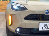 【LEDヘッドライト】悪天候や夜間走行時も良好な視界を確保し安心して運転できる高輝度LEDヘッドライトを装備!点灯速度が早く、消費電力も抑えられています。