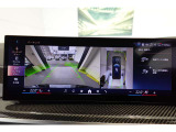 クルマの頭脳ともいえる、管理システム、iDrive。ナビだけではなく、オーディオ操作や車両情報の表示などをコントロールできます。便利さと安全性の向上にも繋がっています。