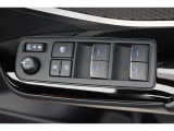スイッチ一つで窓を開け閉めできるパワーウィンドウスイッチです。