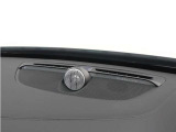 【Bowers&Wilkins ハイフィデリティ・オーディオシステム】精密にチューニングされたHi-Fiスピーカーと、革新的なフレッシュエア・サブウーファーを搭載。臨場感あふれるサウンドを届けます。