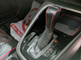 必ず使用するシフトレバー。確りと確認したいですね